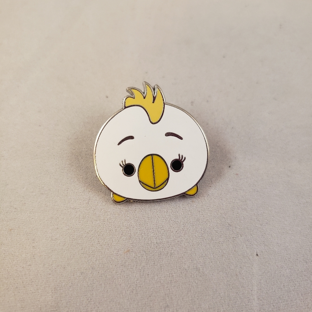 Disney Cockatoo Exotic Bird Tsum Tsum Friend Pin